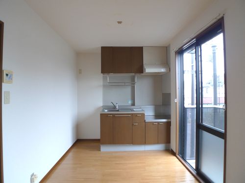 クレストコートＤ 202号-2