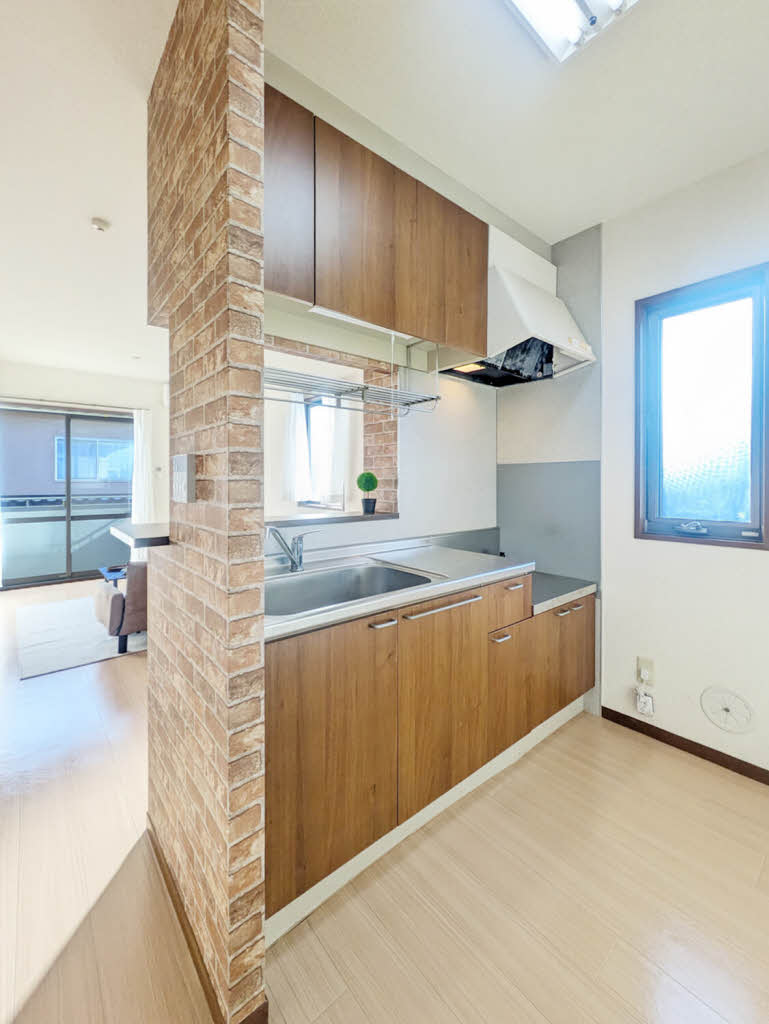 ヴィヴィッド殿岡C 201号-4