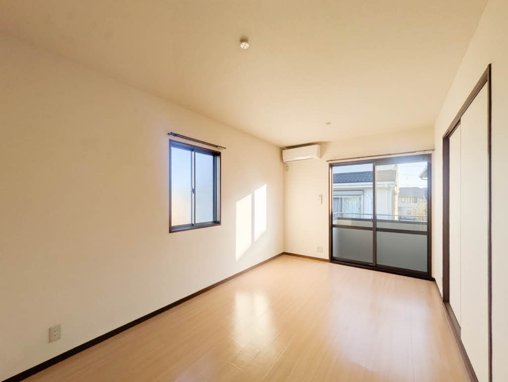 ヴィヴィッド殿岡Ｃ 202号-3