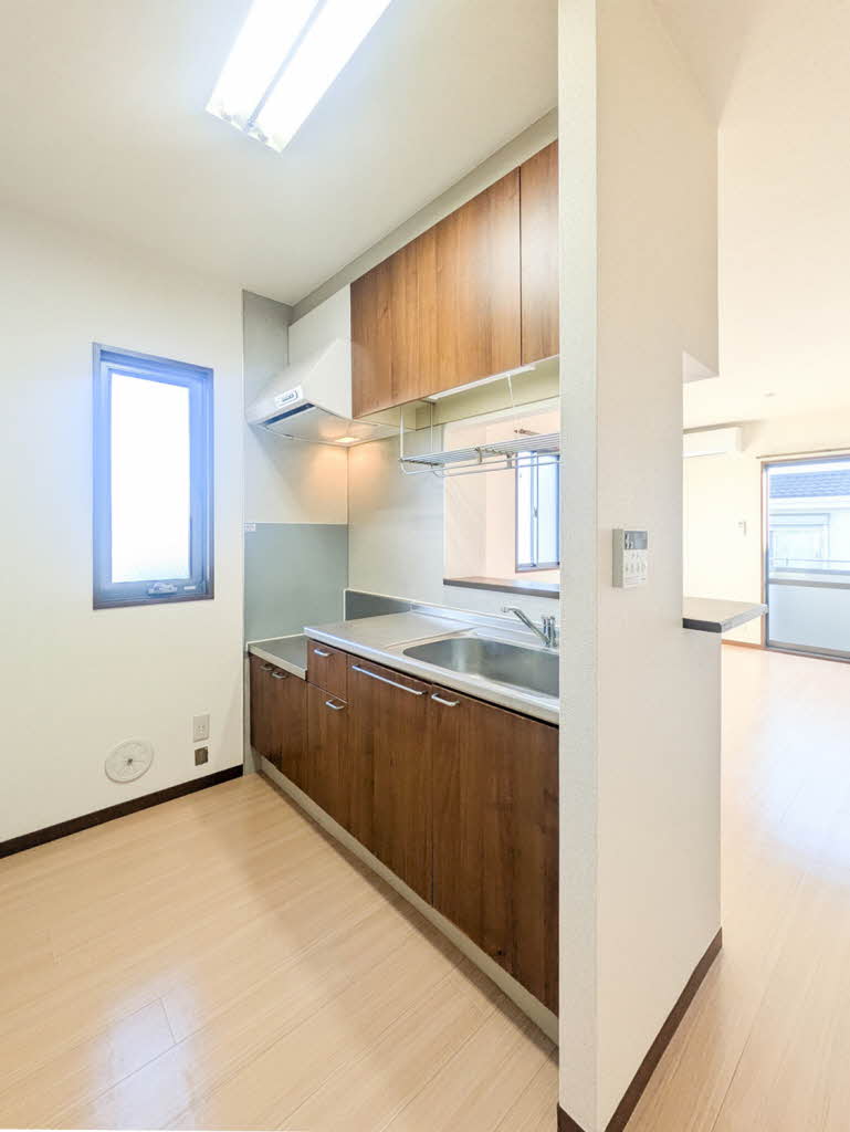 ヴィヴィッド殿岡Ｃ 202号-4