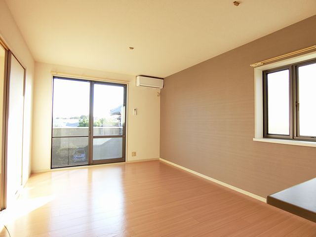 シャーメゾンあいＡ 201号-2