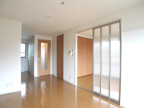 サンライズ 202号-2