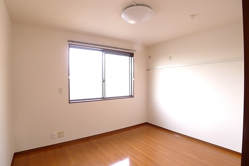 メゾン・ド・ボナール 202号-4