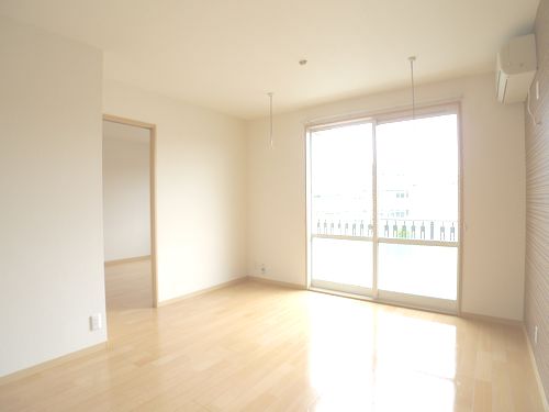 メゾン・ボヌール　Ｅ 201号-4