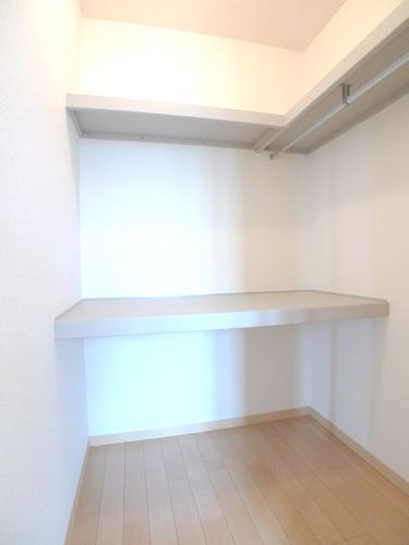 メゾン・ボヌール　Ｅ 201号-6