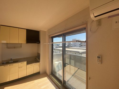 ドミール久松 301号-6