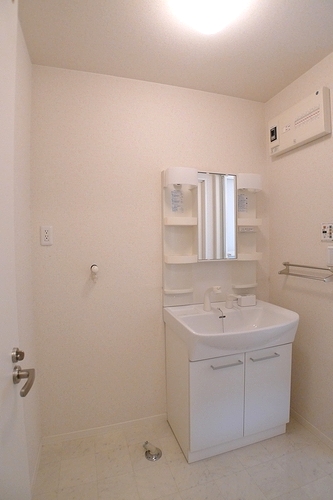 コモドヴィータ EAST 202号-8