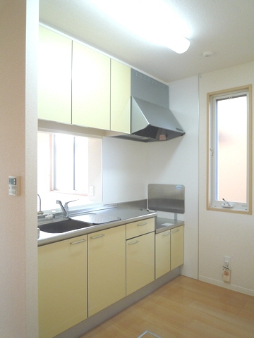 プラテリーア J棟 101号-8