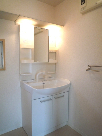 プラテリーア J棟 101号-9