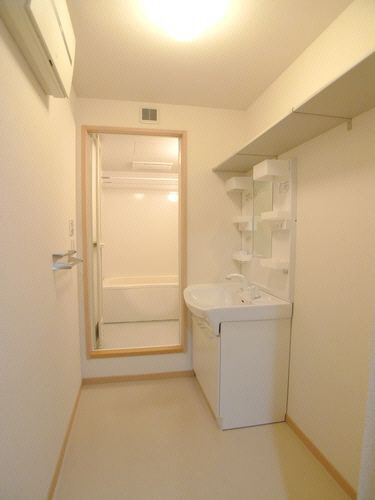 新守谷アベニュー・Ⅰ 201号-10