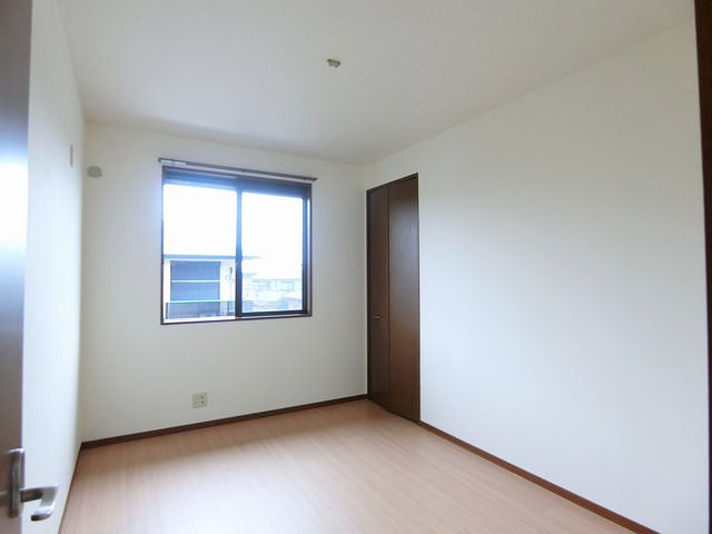 リヴェールⅡ　Ｅ 202号-6