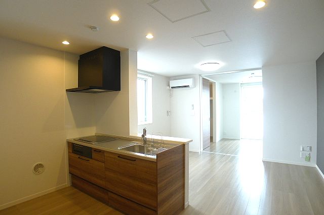 メゾン・セ・ラヴィ　Ⅱ 302号-2