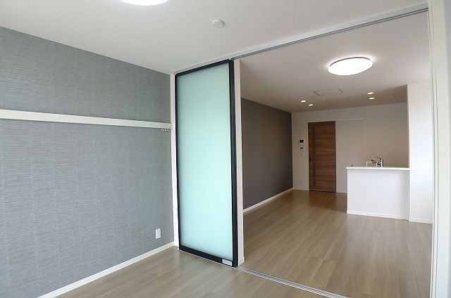 メゾン・セ・ラヴィ　Ⅱ 302号-4