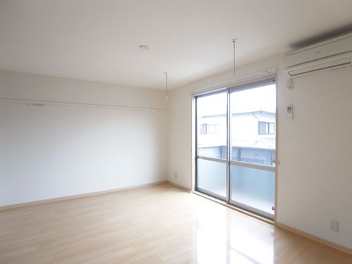 リリーガーデン二番館 202号-3