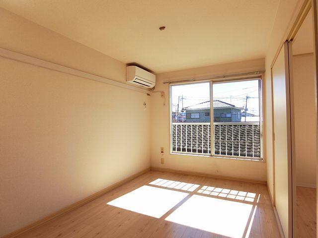 カーサ小室 202号-2