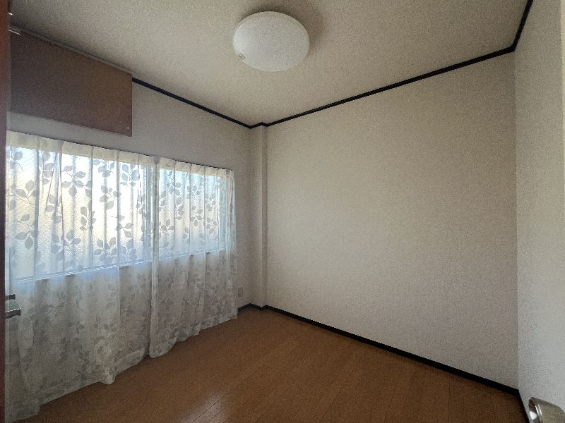 ヒルトップ・ガーデン 210号-4