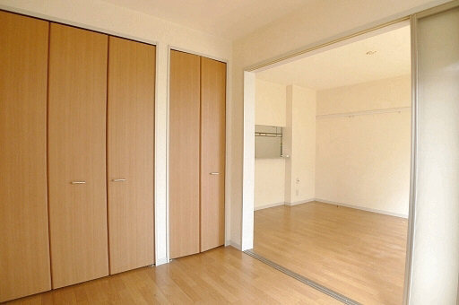 ウィスカー・ヴィレッジ 102号-4