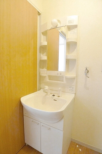 ウィスカー・ヴィレッジ 102号-5