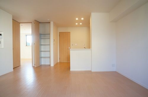 クレスティーク 102号-2