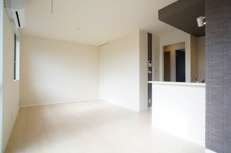 イゾーラ 203号-2