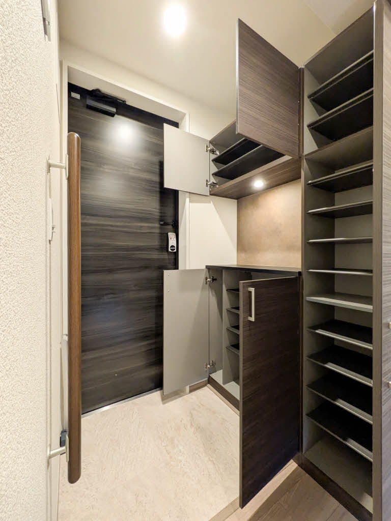 FIRST SCENE 5番館 302号-7