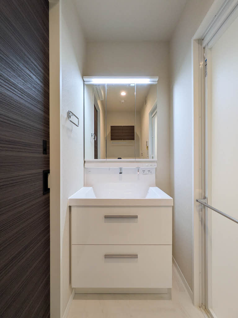 FIRST SCENE 5番館 302号-8