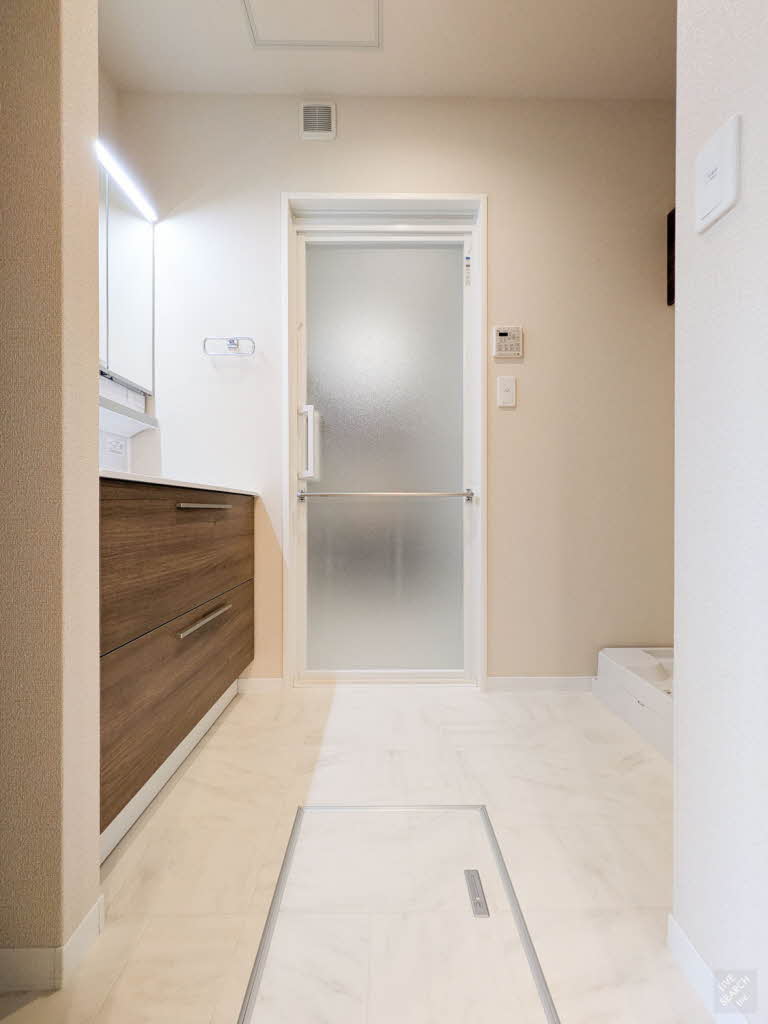 デルフィ陸番館 101号-8