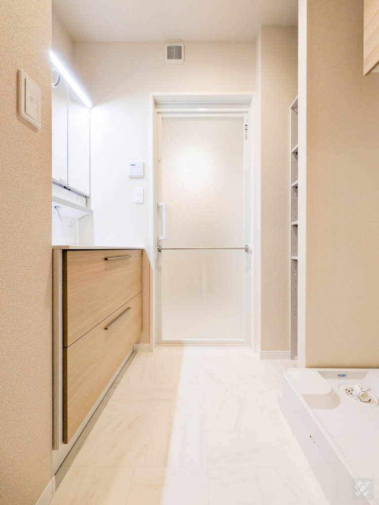 デルフィ陸番館 102号-9