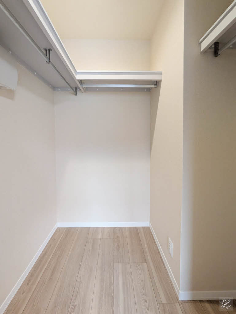 デルフィ陸番館 208号-8