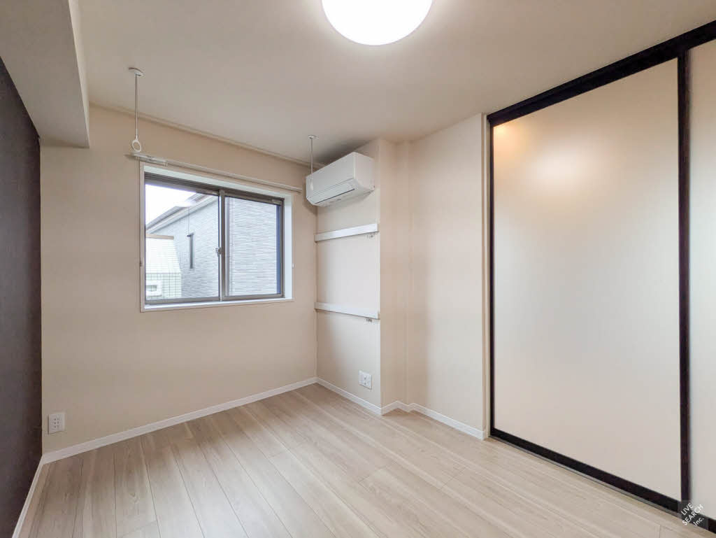 デルフィ陸番館 306号-6