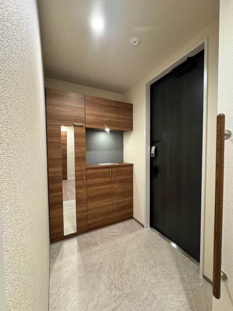 デルフィ陸番館 308号-2