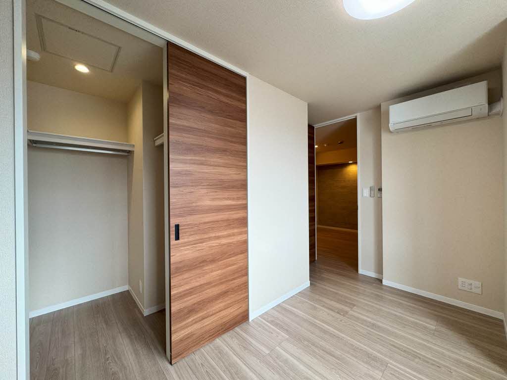 デルフィ陸番館 308号-7