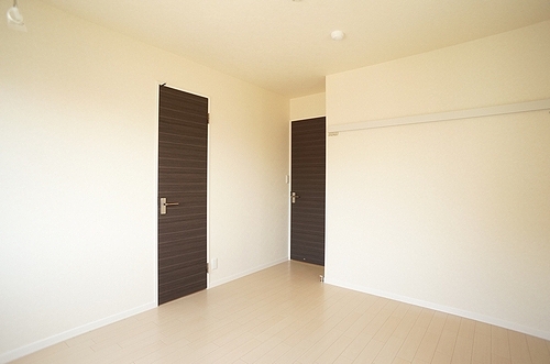 Sepia Court 205号-9