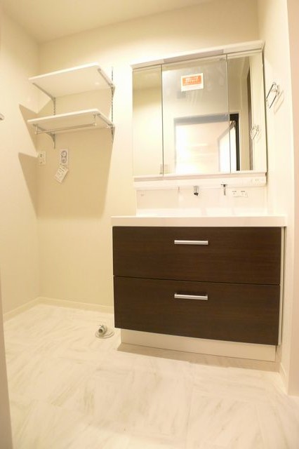 ラ・ルーチェ 303号-9