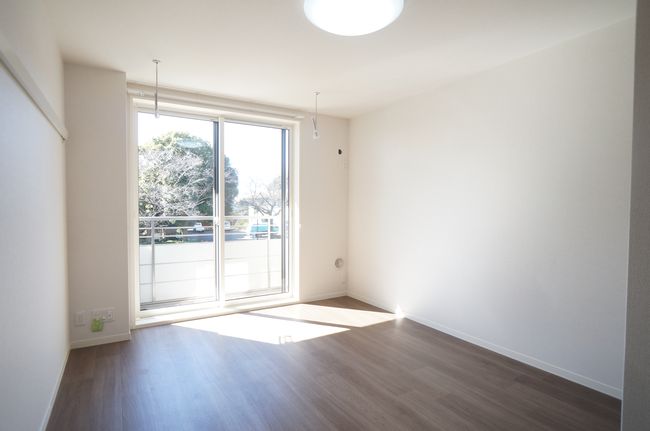 フォレナ　レジデンス 111号-2