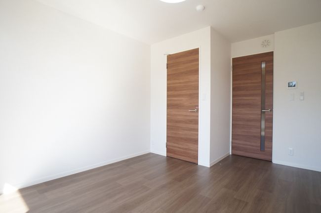 フォレナ　レジデンス 111号-3