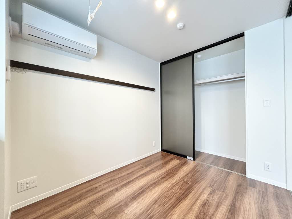 プレミアス幕張本郷 101号-5