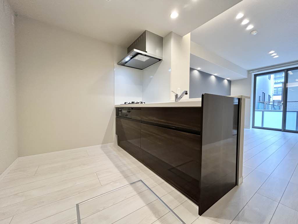 プレミアス幕張本郷 103号-3