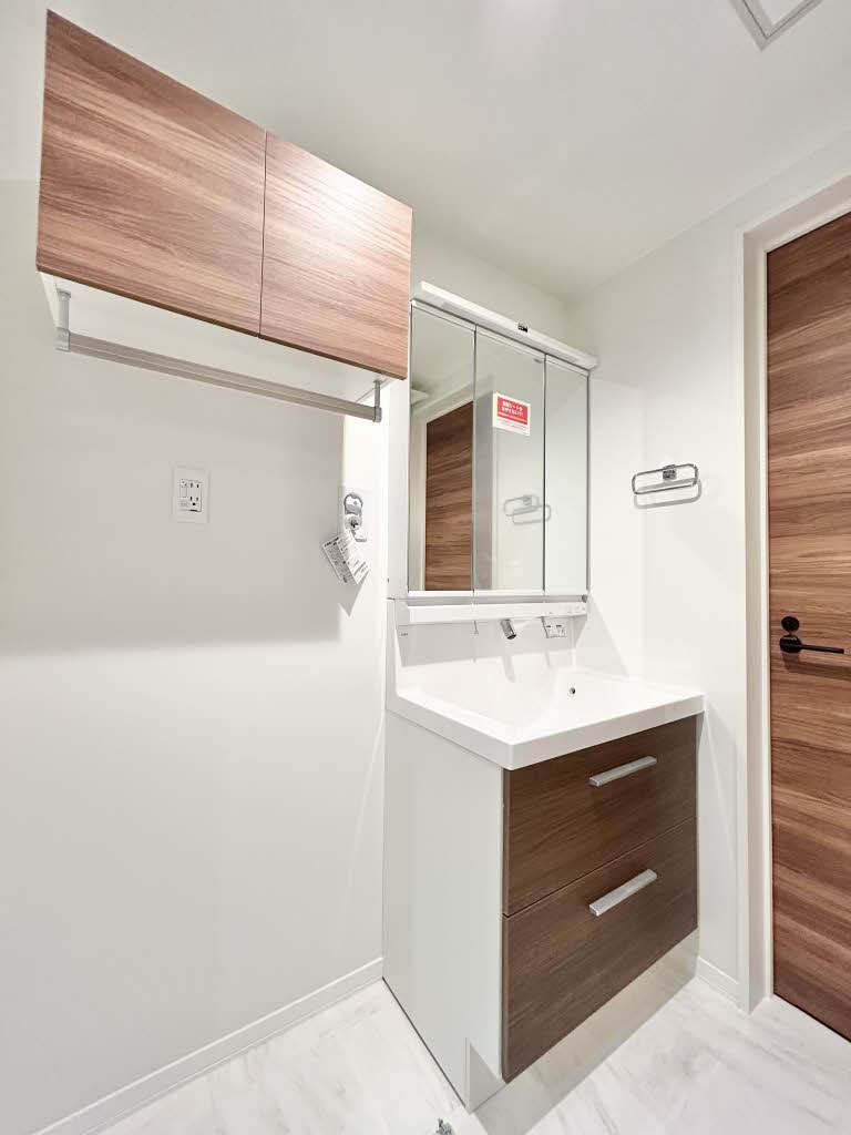 プレミアス幕張本郷 105号-8