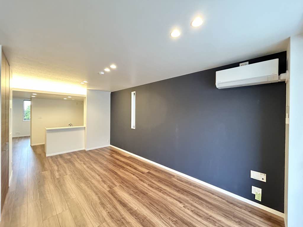 プレミアス幕張本郷 201号-2