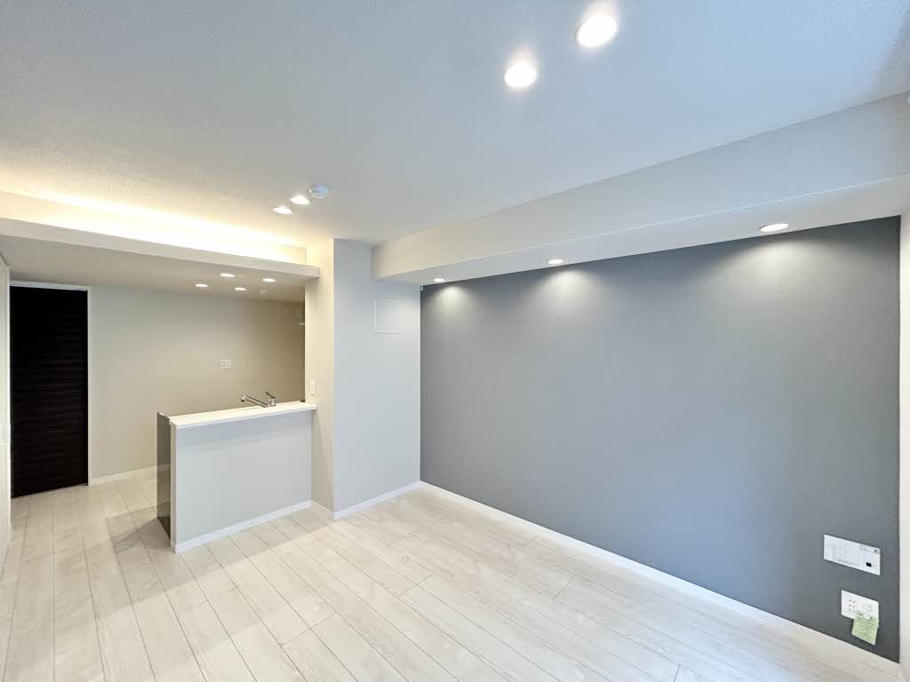 プレミアス幕張本郷 202号-2