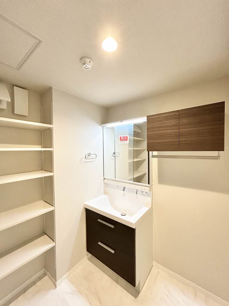 プレミアス幕張本郷 202号-6