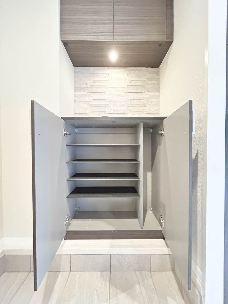 プレミアス幕張本郷 202号-10