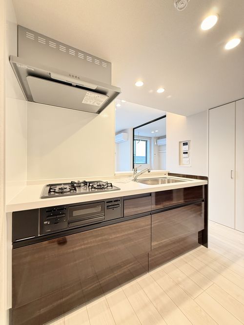 プレミアス幕張本郷 302号-4