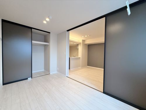 プレミアス幕張本郷 302号-6