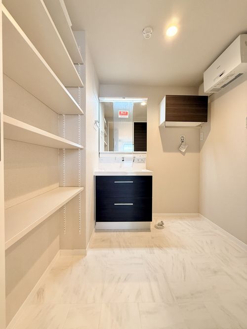 プレミアス幕張本郷 302号-9