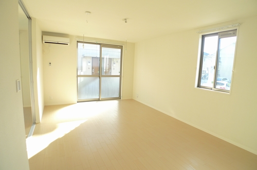 ロイヤルガーデンⅧ 102号-2