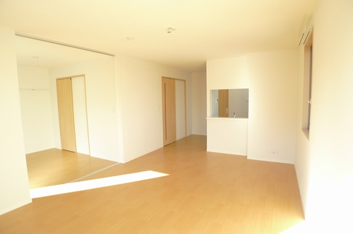 ロイヤルガーデンⅧ 201号-3