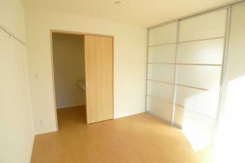 ロイヤルガーデンⅧ 201号-4