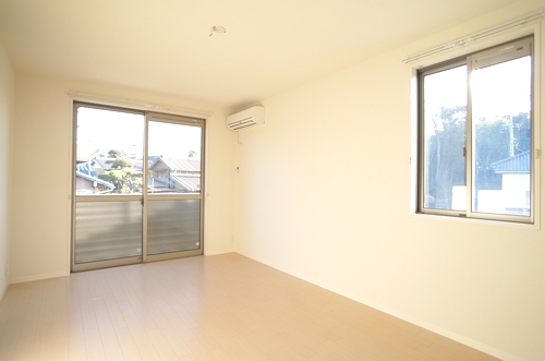 シャルム・ドミール 201号-2